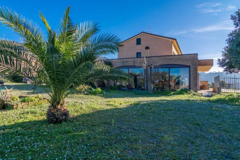 appartamento in vendita ad Ancona in zona Aspio di Ancona