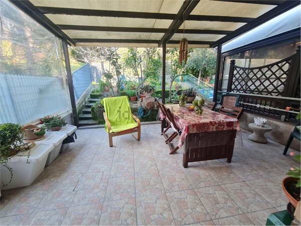 casa indipendente in vendita ad Ancona in zona Montedago