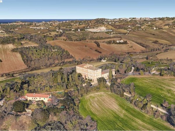 villa in vendita ad Ancona in zona Varano