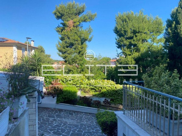 appartamento in vendita ad Ancona in zona Passetto