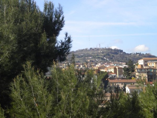 appartamento in vendita ad Ancona in zona Vallemiano