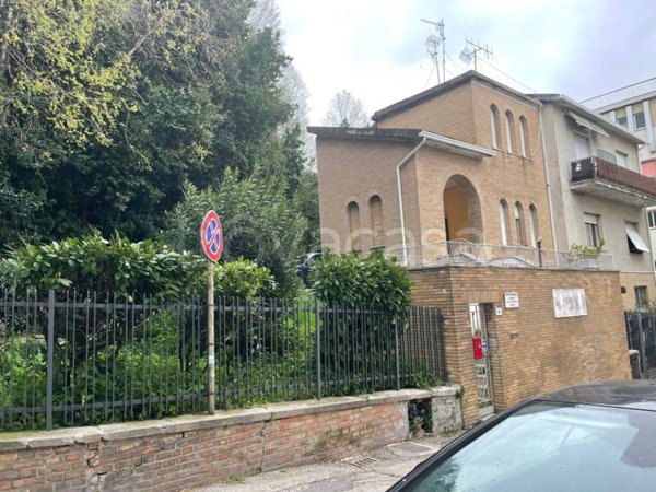 appartamento in vendita ad Ancona in zona Borgo Rodi