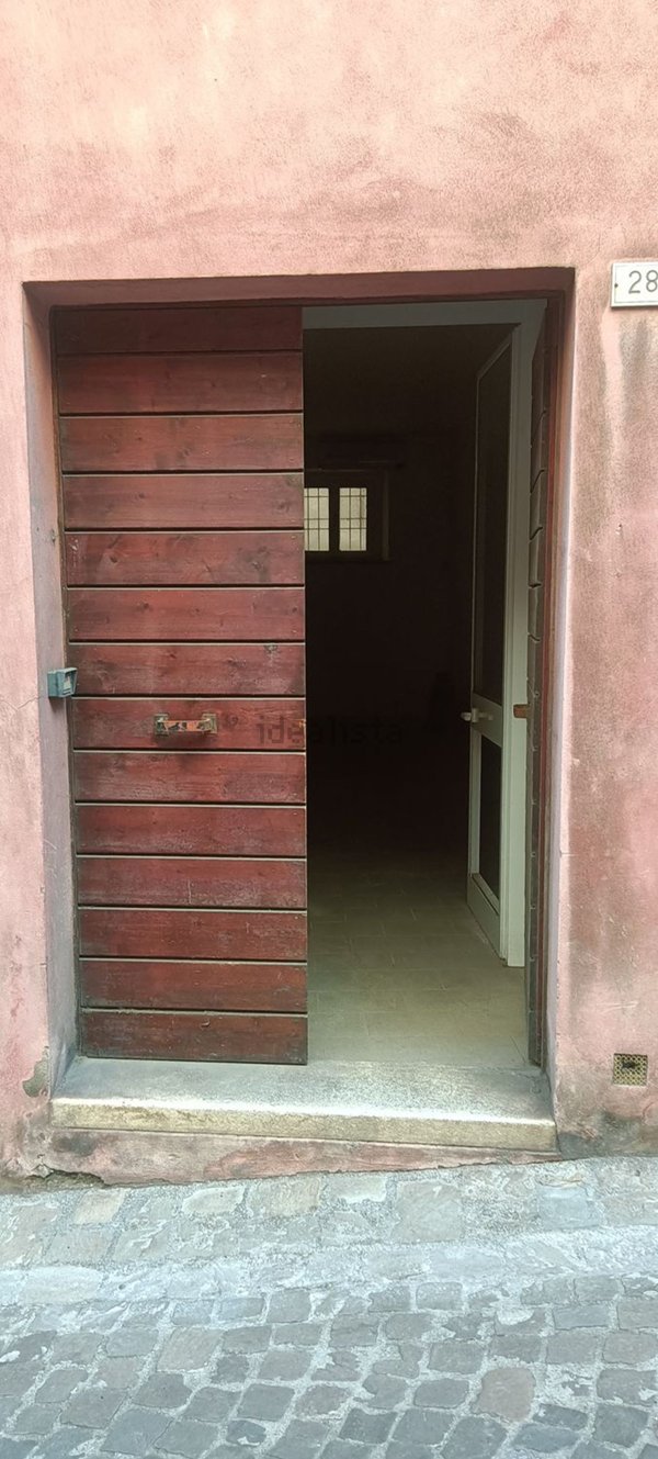 locale di sgombero in vendita ad Ancona in zona Piano San Lazzaro