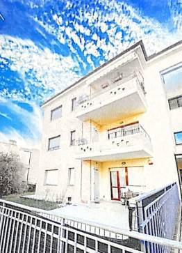 appartamento in vendita ad Ancona in zona Varano