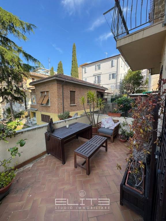 appartamento in vendita ad Ancona in zona Adriatico