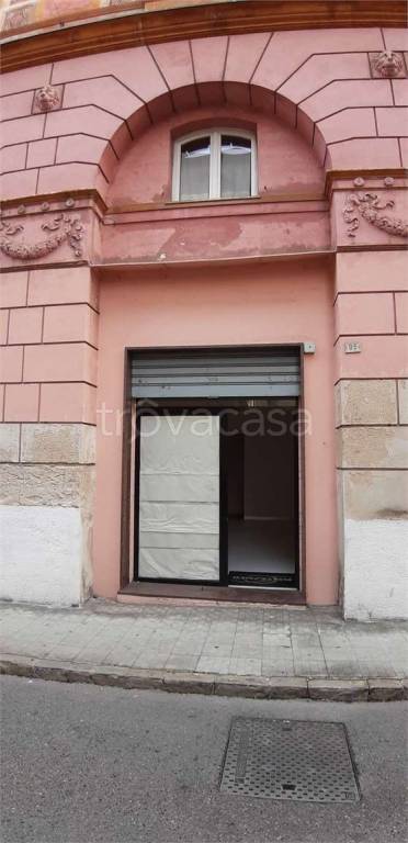 negozio in vendita ad Ancona