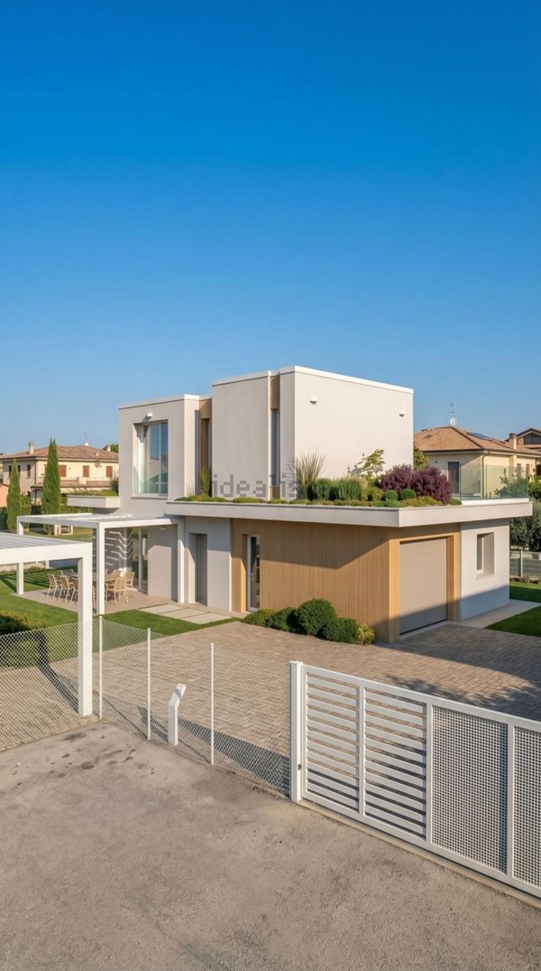 casa indipendente in vendita ad Ancona in zona Candia