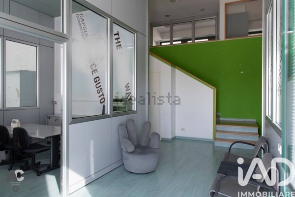 ufficio in vendita ad Ancona in zona Piano San Lazzaro