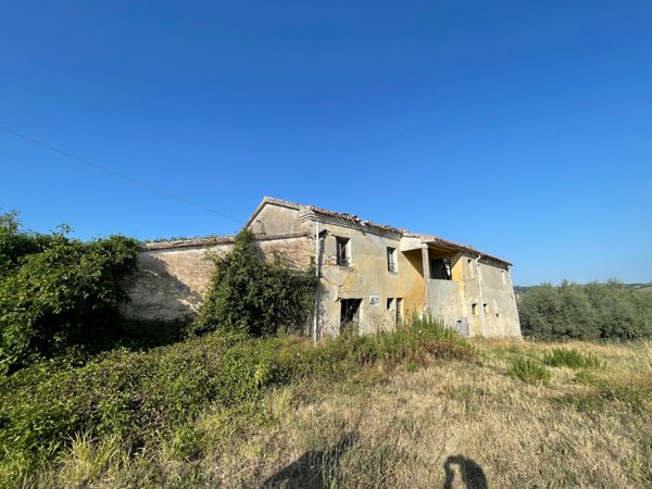 casale in vendita ad Ancona in zona Casette Di Paterno