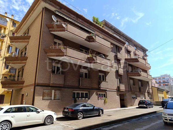 ufficio in vendita ad Ancona in zona Piano San Lazzaro