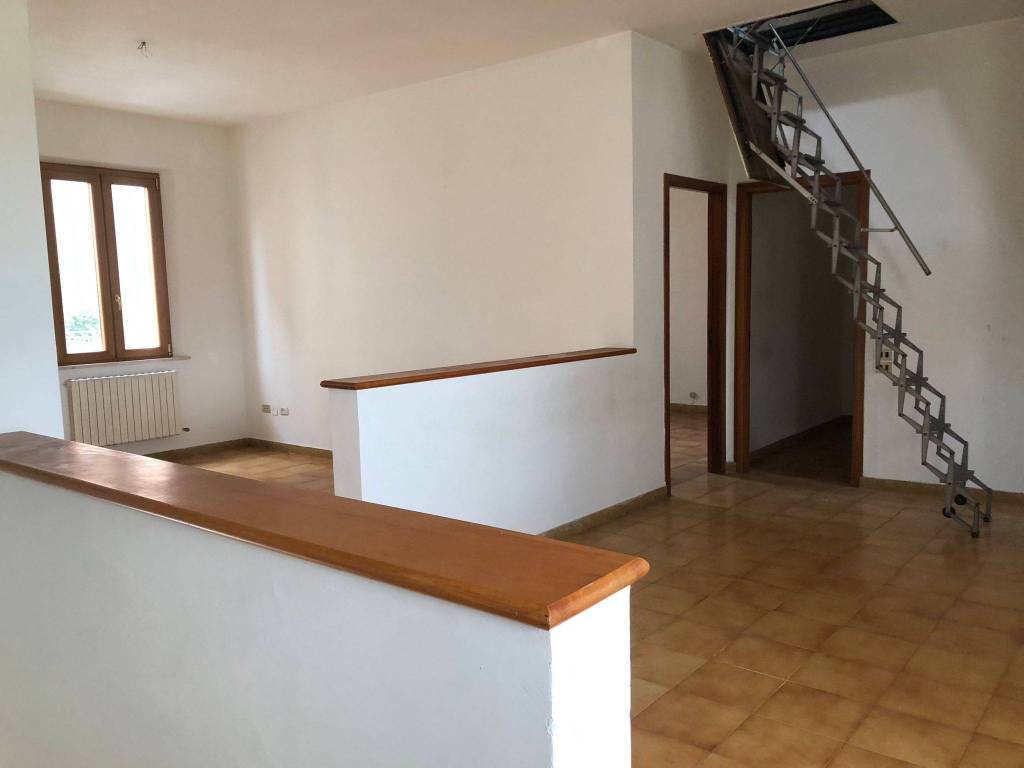 casa indipendente in vendita ad Ancona in zona Posatora