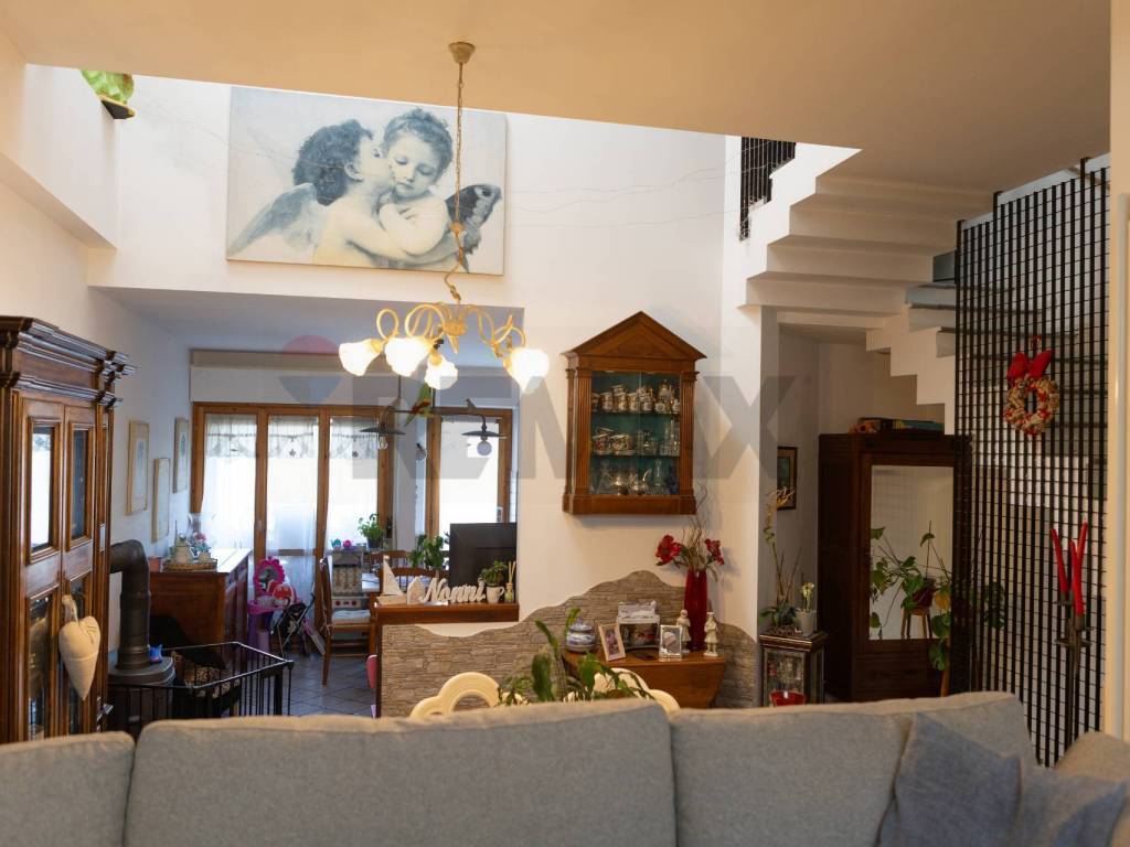 casa indipendente in vendita ad Ancona in zona Montedago