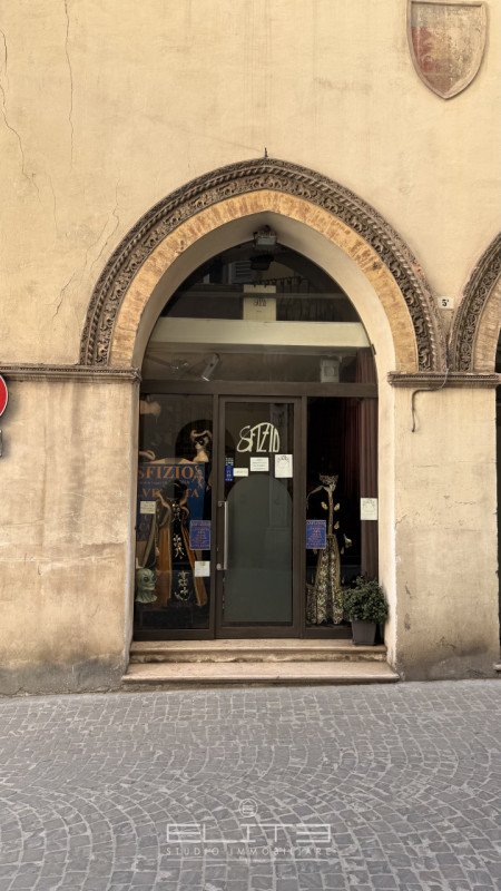 negozio in vendita ad Ancona in zona Gli Archi