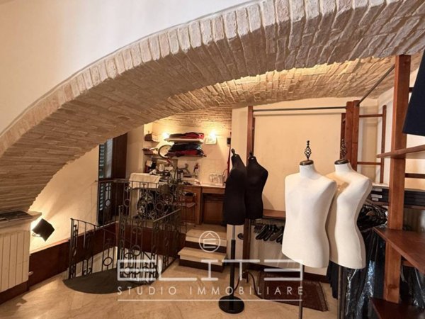 negozio in vendita ad Ancona in zona Centro Storico