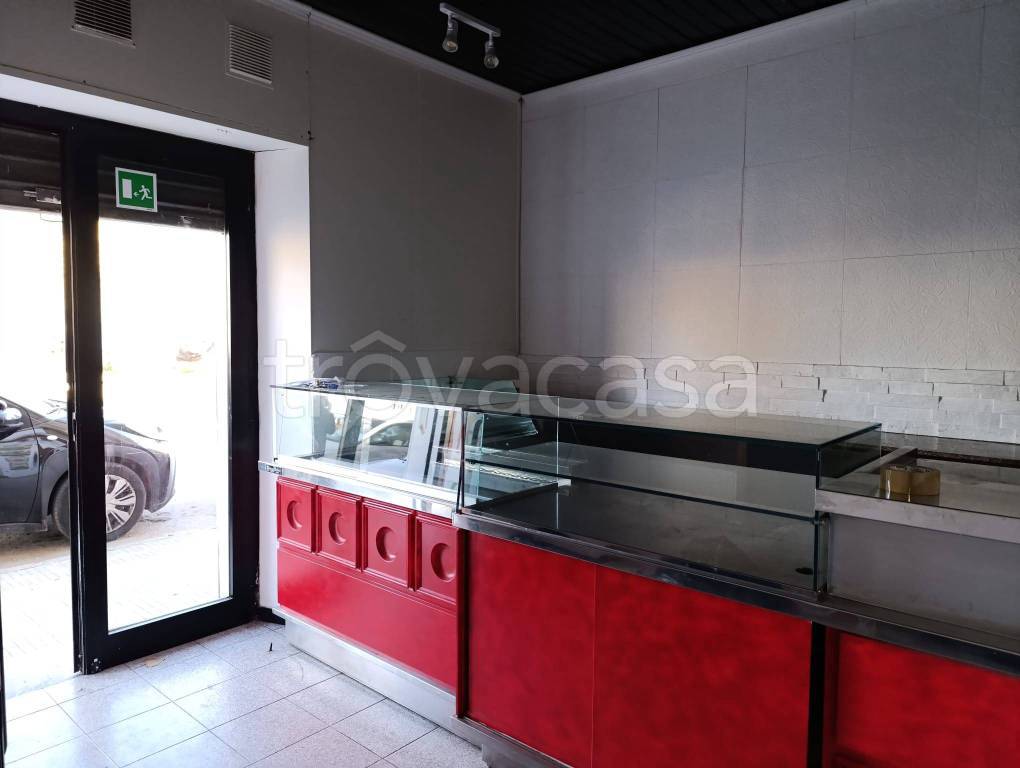 negozio in vendita ad Ancona in zona Piano San Lazzaro
