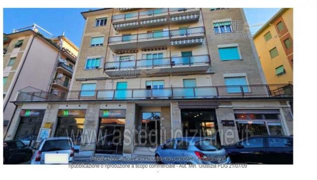 locale commerciale in vendita ad Ancona in zona Piano San Lazzaro