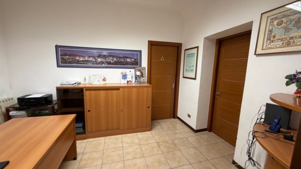 ufficio in vendita ad Ancona in zona Centro Storico