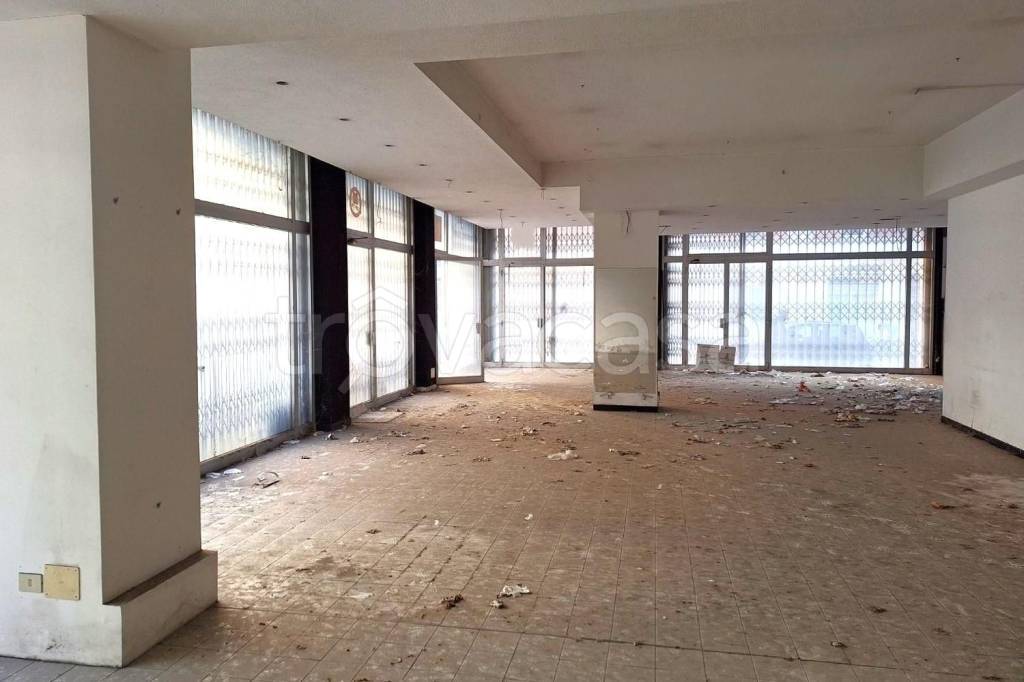 negozio in vendita ad Ancona in zona Piano San Lazzaro
