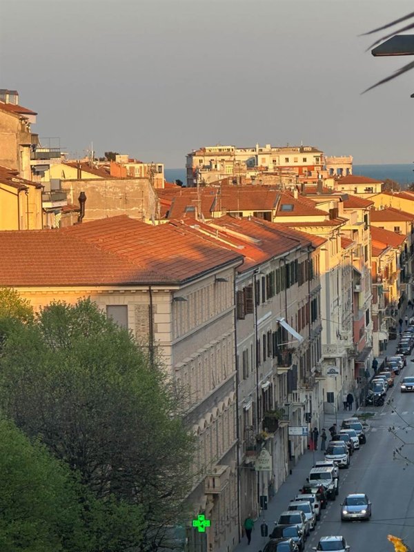 appartamento in vendita ad Ancona in zona Adriatico