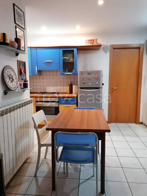 appartamento in vendita ad Ancona in zona Vallemiano
