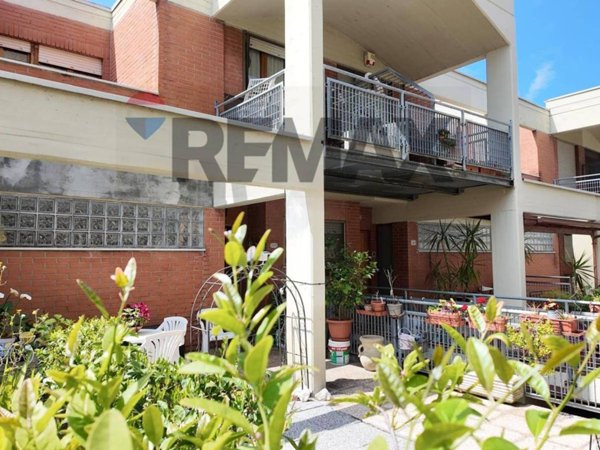 casa indipendente in vendita ad Ancona in zona Montedago