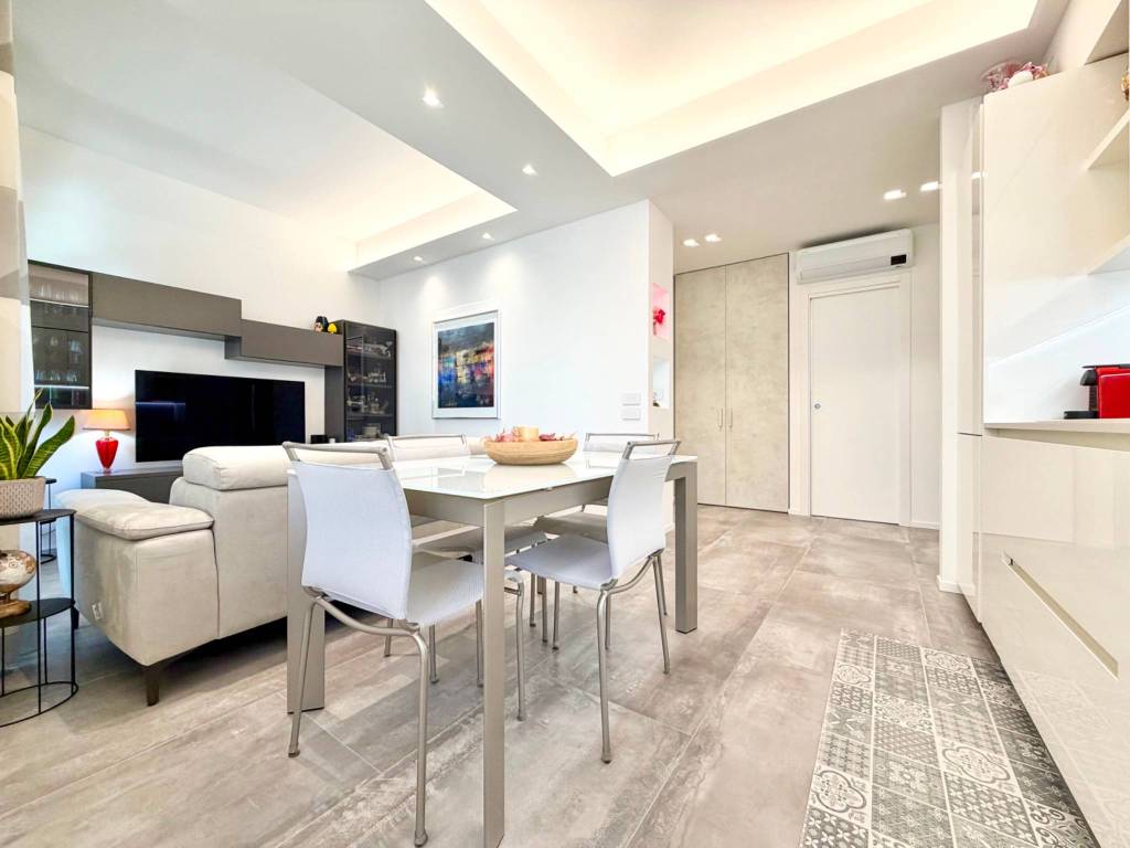 appartamento in vendita ad Ancona in zona Adriatico