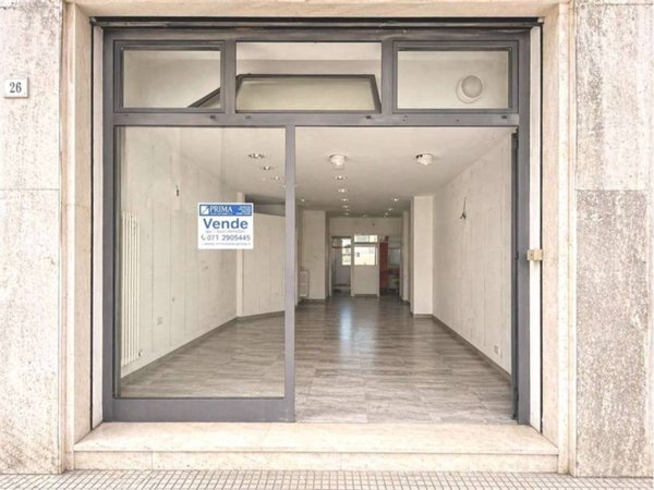 negozio in vendita ad Ancona in zona Adriatico