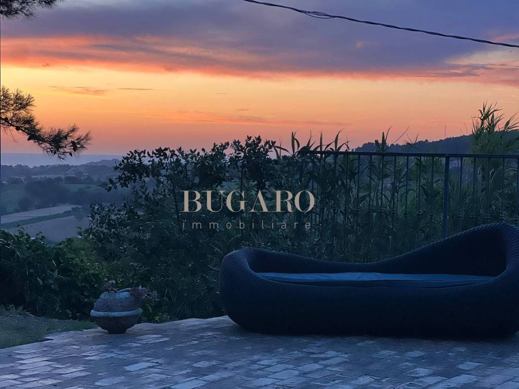 casa indipendente in vendita ad Ancona in zona Piano San Lazzaro