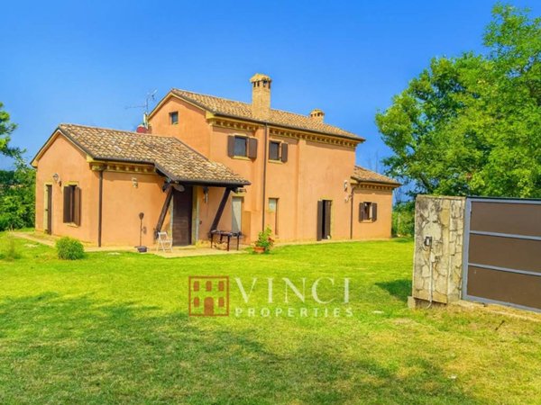 casa indipendente in vendita ad Ancona in zona Piano San Lazzaro