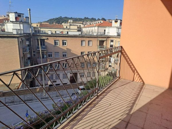 appartamento in vendita ad Ancona in zona Piano San Lazzaro