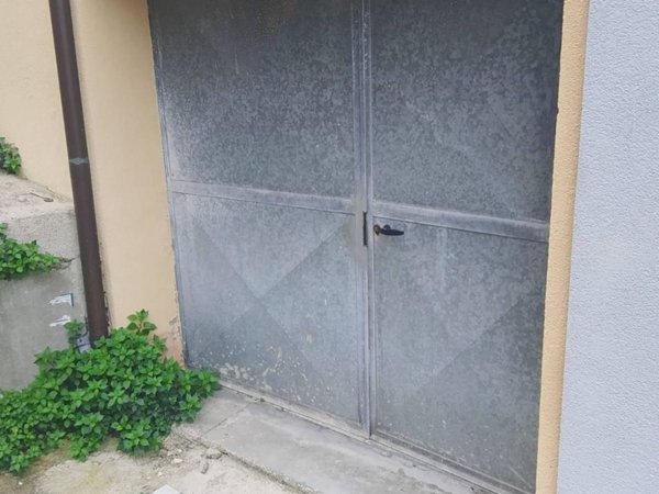 locale commerciale in vendita ad Ancona in zona Piano San Lazzaro