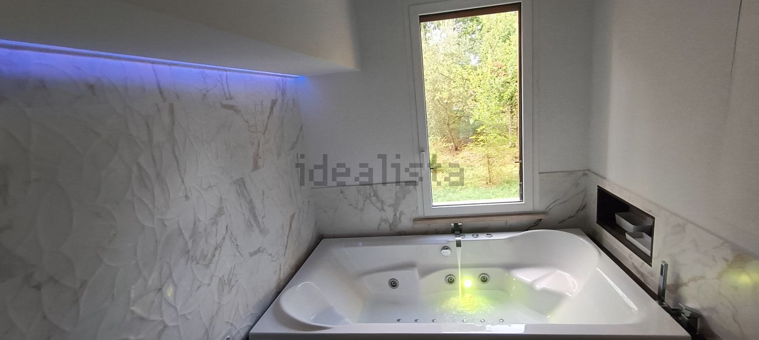 appartamento in vendita ad Ancona in zona Vallemiano