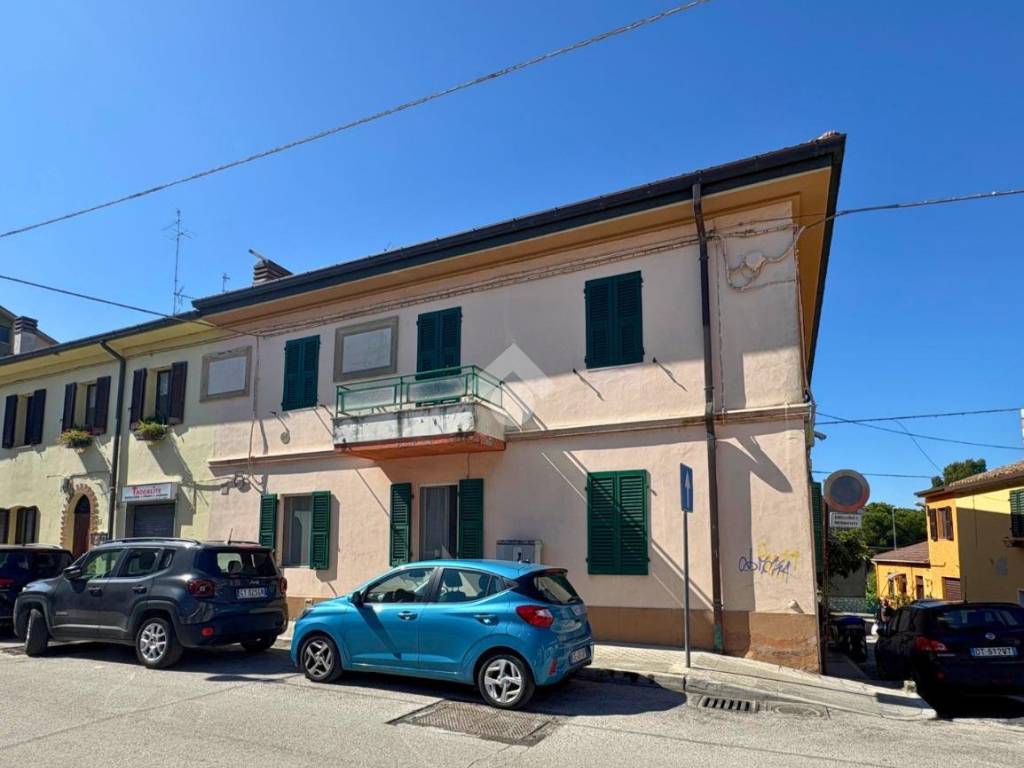 appartamento in vendita ad Ancona in zona Pietra La Croce