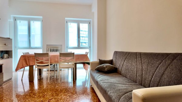 appartamento in vendita ad Ancona in zona Adriatico