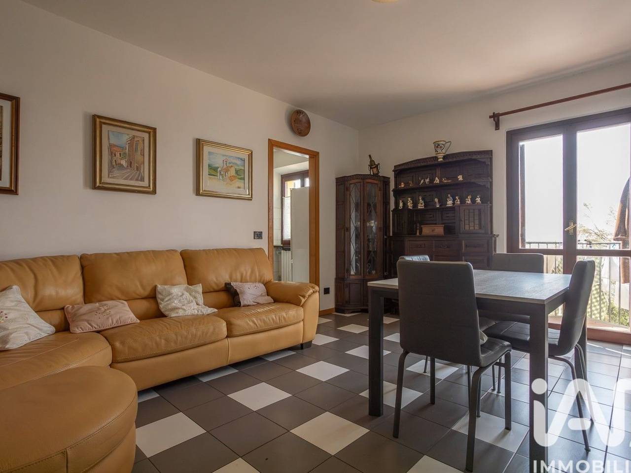 appartamento in vendita ad Ancona in zona Vallemiano