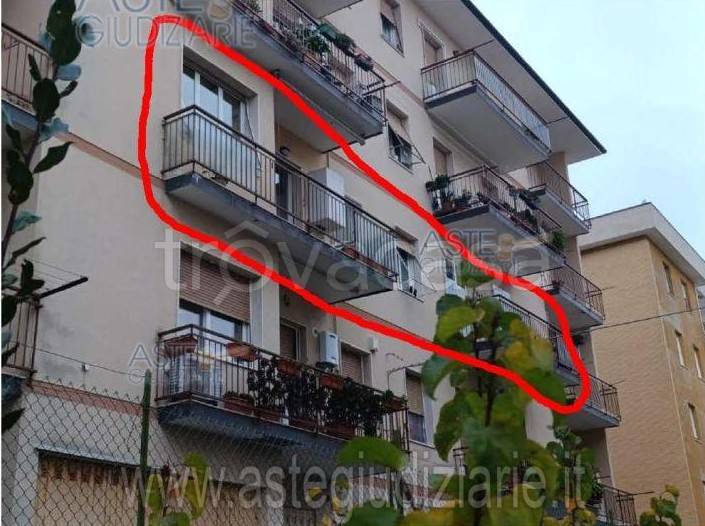 appartamento in vendita ad Ancona in zona Posatora