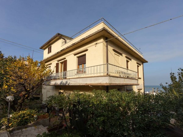 casa indipendente in vendita ad Ancona in zona Palombina Nuova