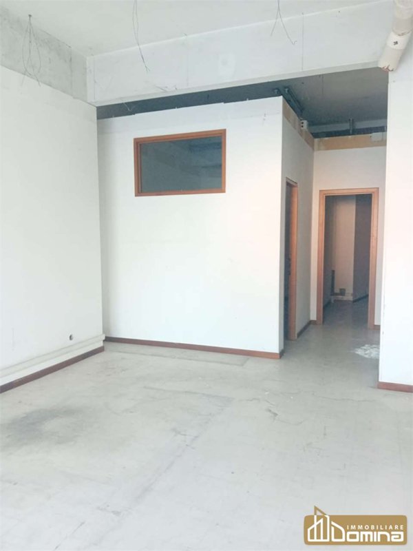 locale di sgombero in vendita ad Ancona in zona Delle Grazie