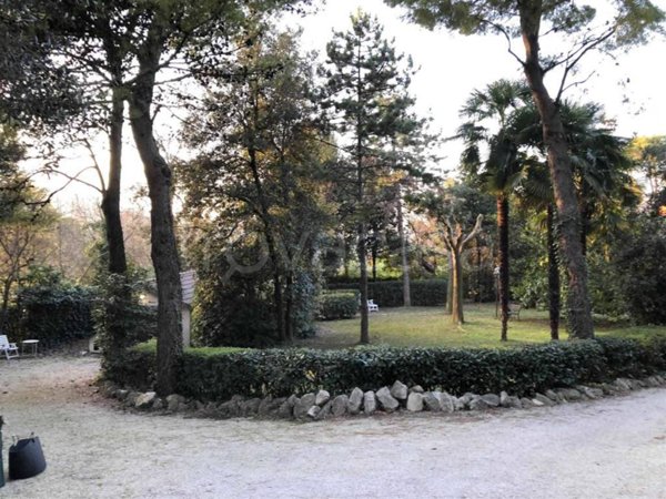 casa indipendente in vendita ad Ancona in zona Tavernelle