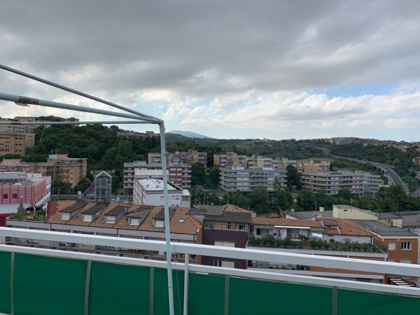 appartamento in vendita ad Ancona in zona Montirozzo