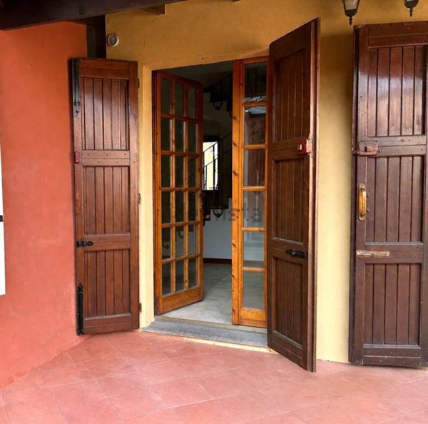 casa indipendente in vendita ad Ancona in zona Posatora