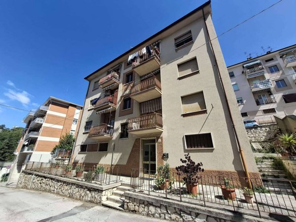 appartamento in vendita ad Ancona in zona Piano San Lazzaro