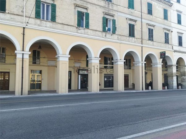 casa indipendente in vendita ad Ancona in zona Gli Archi