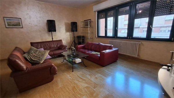 appartamento in vendita ad Ancona in zona Vallemiano