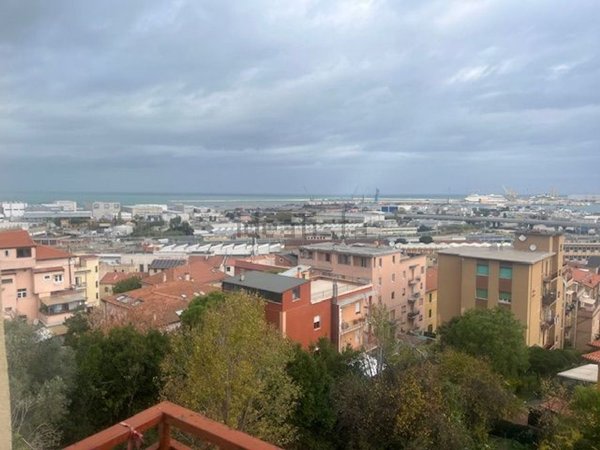 appartamento in vendita ad Ancona in zona Scrima