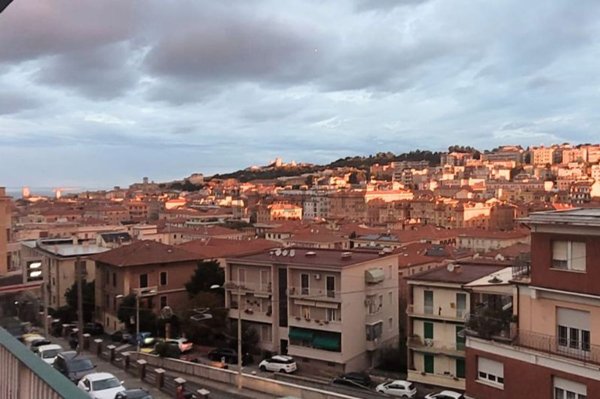appartamento in vendita ad Ancona in zona Adriatico