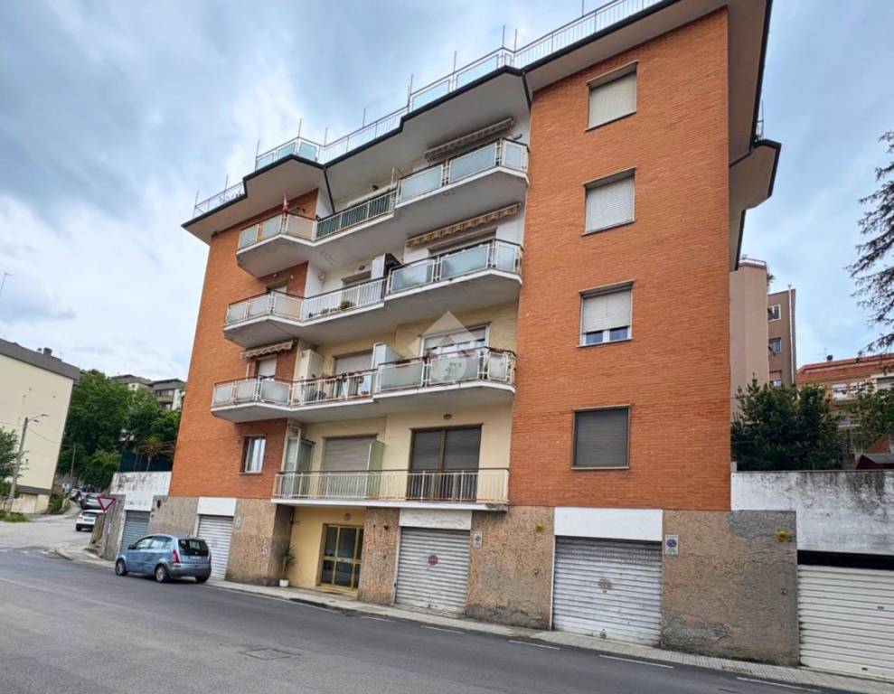appartamento in vendita ad Ancona in zona Piano San Lazzaro