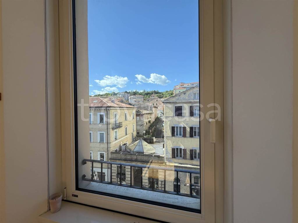 appartamento in vendita ad Ancona in zona Centro Storico