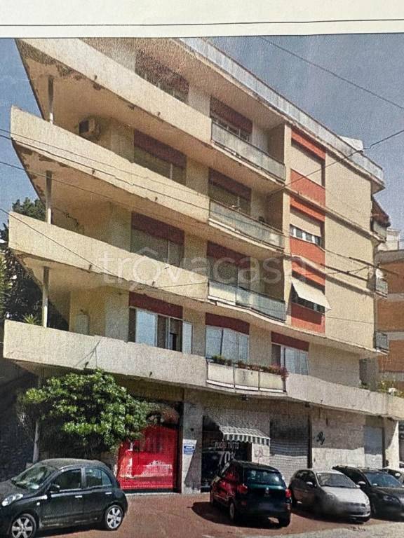 negozio in vendita ad Ancona in zona Piano San Lazzaro