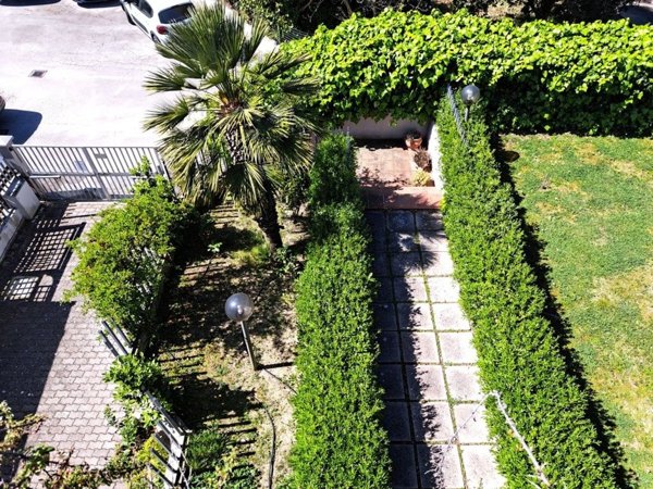casa indipendente in vendita ad Ancona in zona Pietra La Croce